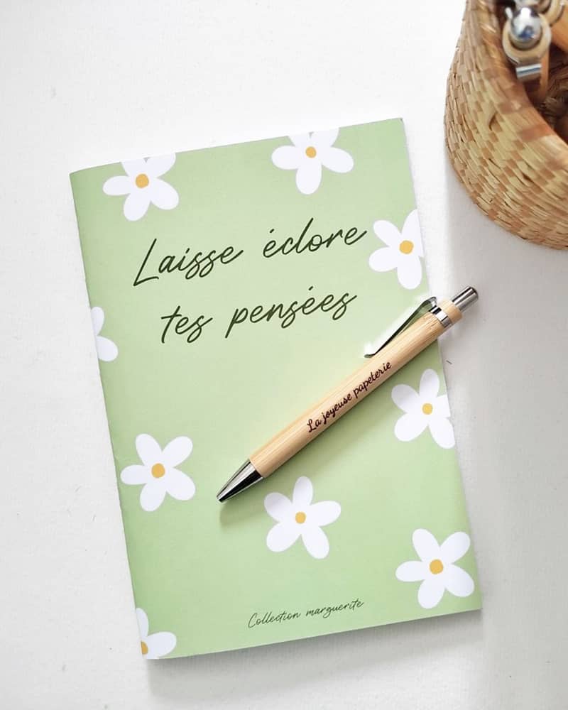 Notre mantra du lundi, à retrouver sur les très jolis carnets printaniers créés par @lajoyeusepapeterie 🌿