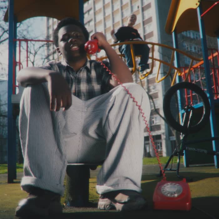 1 week of whodis and positive feedback all round apart from that one lady on radio 6 on the roundtable who didn’t like it but i cut that bit out so lesgo🔥🔥🔥