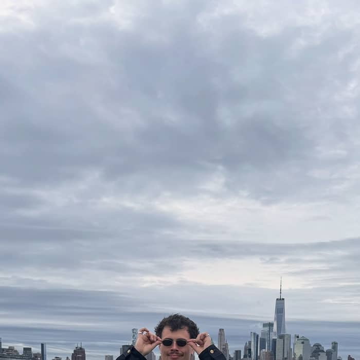 first ever show in NYC sold out thanks to everyone who made it 🗽

playing at @treefortfest in idaho tomorrow
then seattle on tuesday & LA on april 2nd 🌞

see ya there
WHODIS OUT NOW