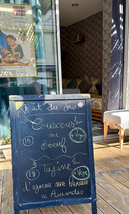 Le plat du jour est sur l'ardoise ☀️
Couscous au bœuf — 15€
Tajine d'agneau aux 