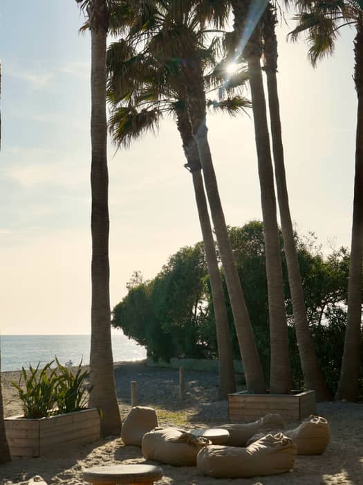 🌊🏄‍♂️ Hay lugares que representan perfectamente el espíritu de Playa Granada… y ✨AWA✨ es uno de el