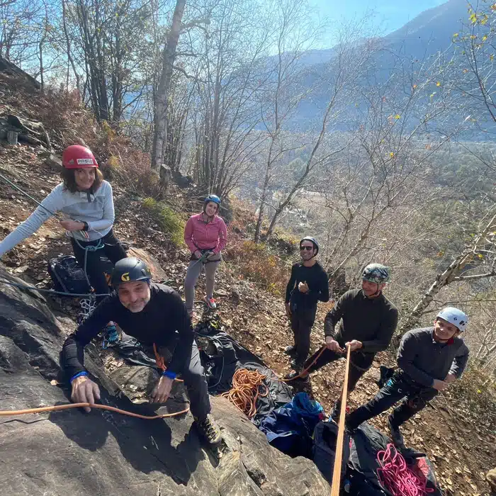 Continuano le nostre uscite di arrampicata su roccia, oggi in compagnia dei ragazzi del corso organizzato con @ikigaiclimbing. 
Roccia e sole al 🔝

@wildclimb @guidealpine_italiane