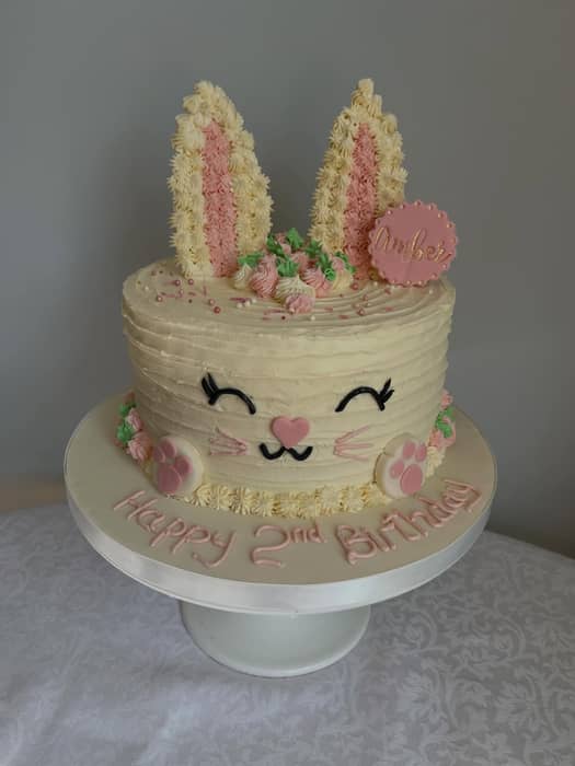 Cute bunny cake for Amber 🐰🎈🎂🎉