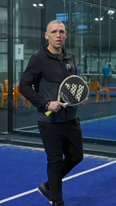 No Man's Land. The most dangerous place on a padel court, an