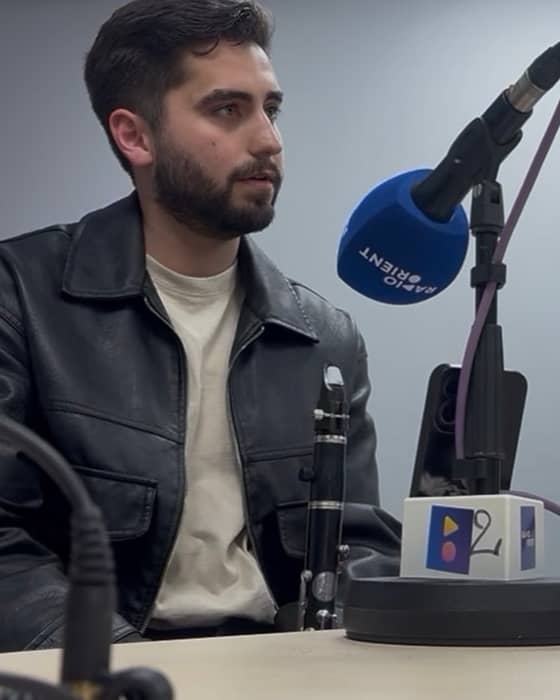 Notre talentueux @barisoguz10 à l’antenne de @radioorient magnifique chanson en turc une première su...