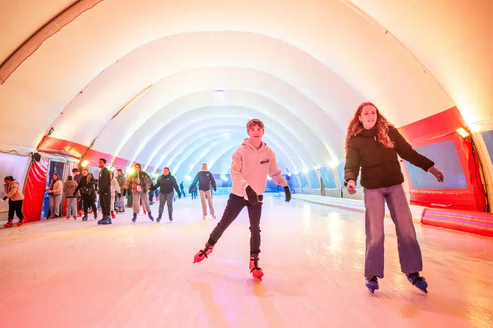 𝐇𝐞𝐭 𝐥𝐚𝐚𝐭𝐬𝐭𝐞 𝐫𝐨𝐧𝐝𝐣𝐞 𝐯𝐚𝐧 𝐬𝐞𝐢𝐳𝐨𝐞𝐧 𝟏𝟐 🌈 Schaatsen onder de regenboog en polonaise in de bar — wat was het een feestje om met jullie de winter af te sluiten. Tot volgende winter!