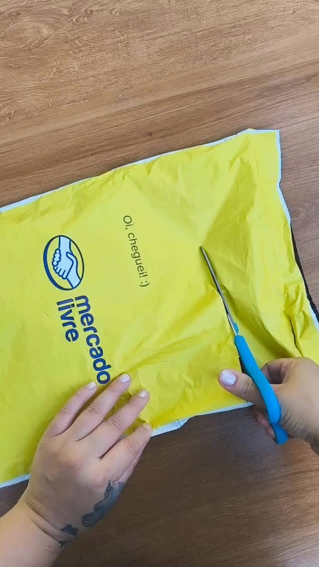 👶✨ Carinho e conforto desde os primeiros dias! 🌟
O Kit Saída Maternidade Infantil é perfeito para receber o bebê com estilo e aconchego. Confeccionado com todo cuidado, traz praticidade e muito amor em cada detalhe. 💖
Por apenas 52,90, é a escolha ideal para presentear ou preparar esse momento especial. 🎯
🛒 Garanta já o seu e celebre a chegada com delicadeza!