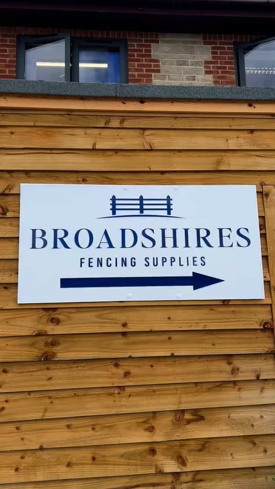 Broadshires Fencing Supplies, Carterton 📍Your go to supplier in Oxfordshire for fencing, landscaping & decking 🪵We supply top quality materials at unbeatable trade prices, backed by a friendly & expert team.Serving homeowners and professionals with equal care.#fencingsupplies #landscapingsupplies #deckingsupplies #ukfencing #fencing #decking #oxfordshirebusiness #gardenidea #broadshiresfencing #gardenfence