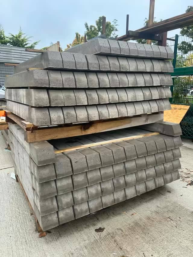 Keep your fences upright with our Concrete Repair Spurs, on sale now! 🏷️1.067m x 100 x 75mm - £9.81 +VAT.1.2m x 100 x 100mm - £12.85 +VAT. Limited time only at Broadshires Fencing Supplies, Carterton. 📍#broadshiresfencing #fencingsupplies #fencing #ukfencing #oxfordshirebusiness #gardenfence #fencingoxfordshire #closeboardfencing #stormrepair