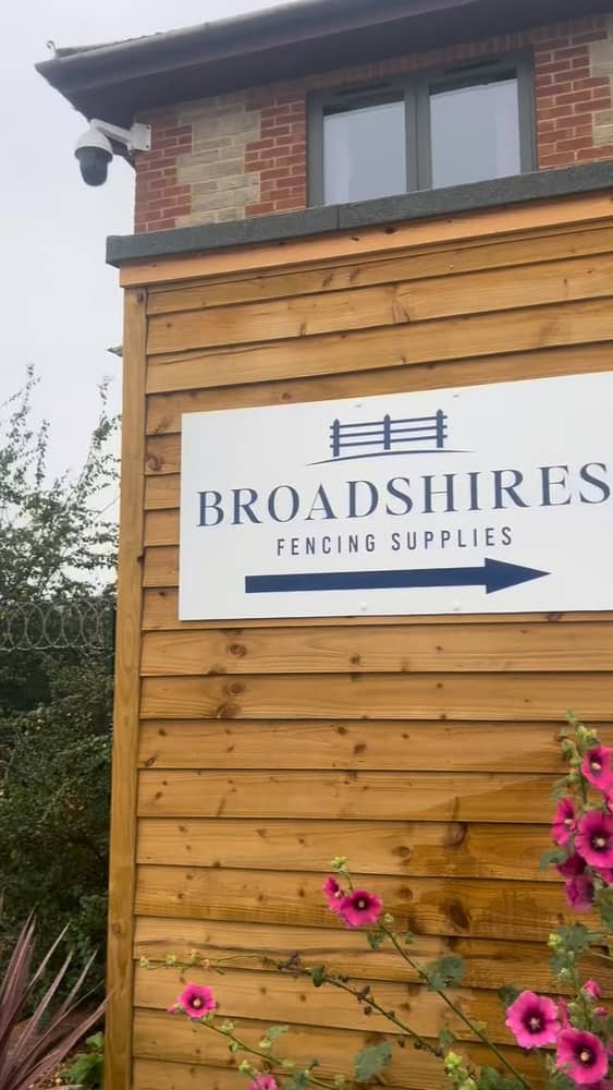 The first named storm of the season is here!⛈️Don’t get caught out, make sure you’ve got the right materials for any repairs or replacements. Head to our website for a free quote or come down to Broadshires Fencing Supplies, Carterton. 📍#stormamy #broadshiresfencing #fencingsupplies #fencing #ukfencing #oxfordshirebusiness #gardenfence #fencingoxfordshire #gardenidea #closeboardfencing