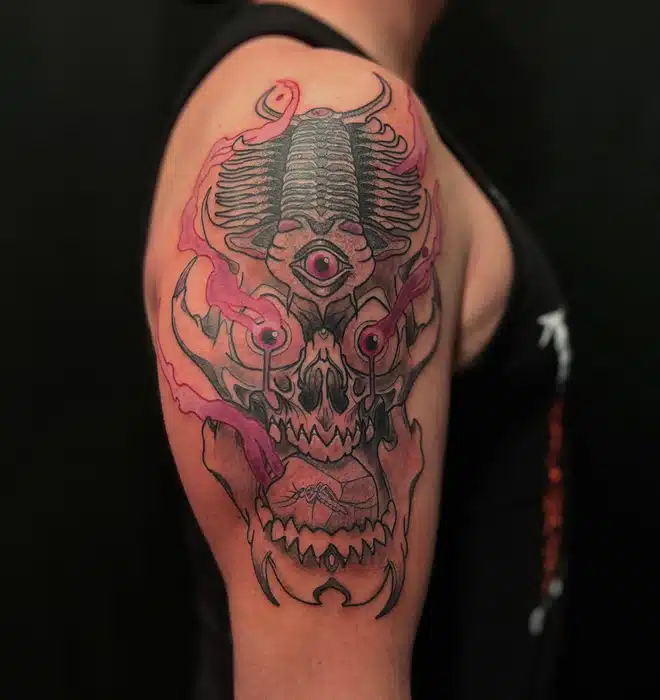 Trilobite skull morph for Jeff @jwest607 on my guest spot in New York 
Thanks @exhumed_arts and everyone else for hosting me 
Looking forward to coming back