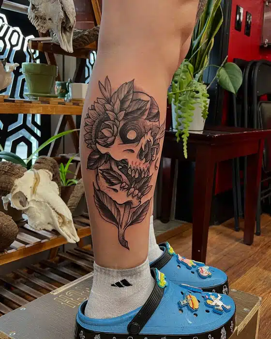 Skull and sunflower for Katelyn
Thanks for coming back and getting something so fun to tattoo