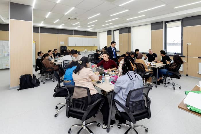 Oxbridge International School Instagram