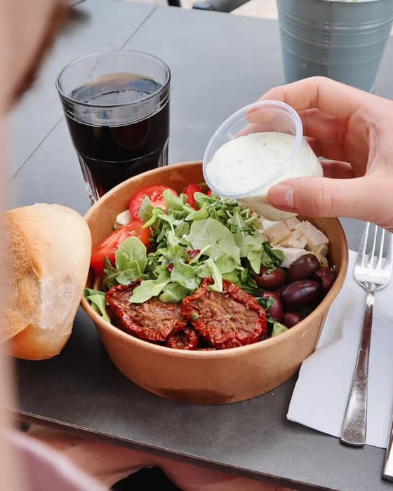 Sonne auf der Haut und was Frisches auf dem Teller? Genau unser Ding! 🌞🥗

Gerade an warmen Tagen tut ein knackiger Salat einfach gut – leicht, lecker und trotzdem voller Geschmack. 💚

Du hast eher Lust auf etwas Herzhaftes? Kein Problem – bei uns bekommst du beides: frisch & leicht oder deftig & sättigend.

Komm vorbei und stell dir dein perfektes Lunch zusammen!

👉 Bist du Team Salat oder Team Deftig? Schreib’s in die Kommentare!
.
.
.
#leckermittagessen #salatzeit #koblenz #westerwald #neuwied #andernach #mayen #mittagessenheute