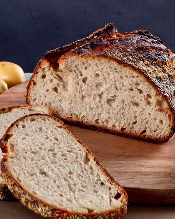 Nur im September bei uns: Kartoffelbrot!

Außen knusprig, innen herrlich saftig – mit 20 % Kartoffelflocken für noch mehr Geschmack. 🤤✨

Perfekt zu jeder Mahlzeit – egal ob zum Frühstück, als Beilage oder einfach pur genießen. 🥖💛

👉 Hol dir das Aktionsbrot jetzt frisch bei uns in der Bäckerei Hoefer – aber nur für kurze Zeit!
.
.
.
#kartoffelbrot #brot #brotliebe #brotzeit #bendorf #mülheimkärlich #andernach #wirbackendas #mayen #neuwied #westerwald #koblenz