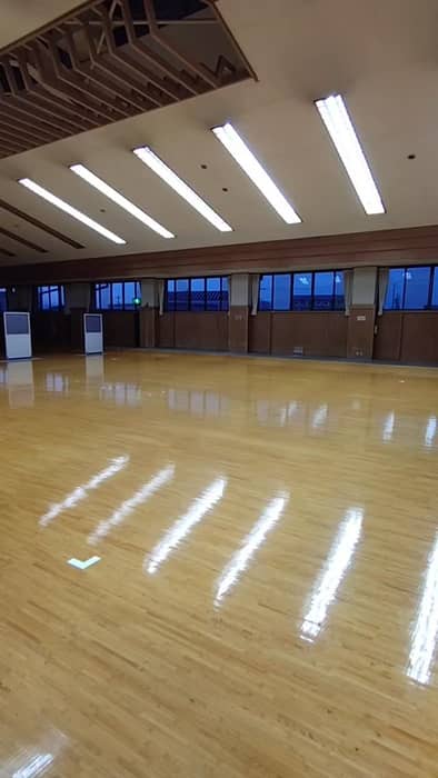 『馬弓捶』​
八極拳で行う基本功の１つです。
踵を中心に90度回転して弓箭式になり、正面を突きます。
単純な技ですが、八