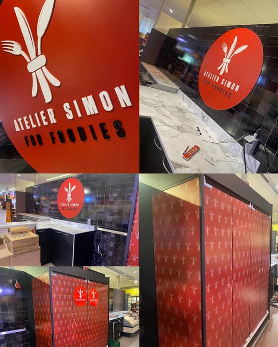 Branding bij Food-Atelier Simon

Voor Atelier Simon mocht Imprenta instaan voor de volledige inrichting rond bestickering en branding.
Een sterke visuele identiteit die perfect aansluit bij het food-atelier en zorgt voor een herkenbare, professionele uitstraling!

Dank voor het vertrouwen!
Imprenta – branding die blijft plakken.