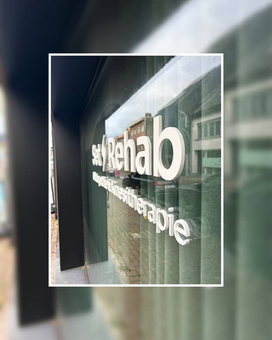 ✨ Geef je etalage, tentoonstelling of interieur een unieke uitstraling met stijlvolle 3D laser-cut letters.

Strak design, verfijnde afwerking en extra diepte zorgen voor een luxueus en opvallend effect — ideaal om je merk of boodschap echt te laten spreken. 🤍

Perfect voor winkels, tentoonstellingen, kantoorruimten, displays, namen en logo’s die gezien mogen worden.

by Imprenta Printprofessionals