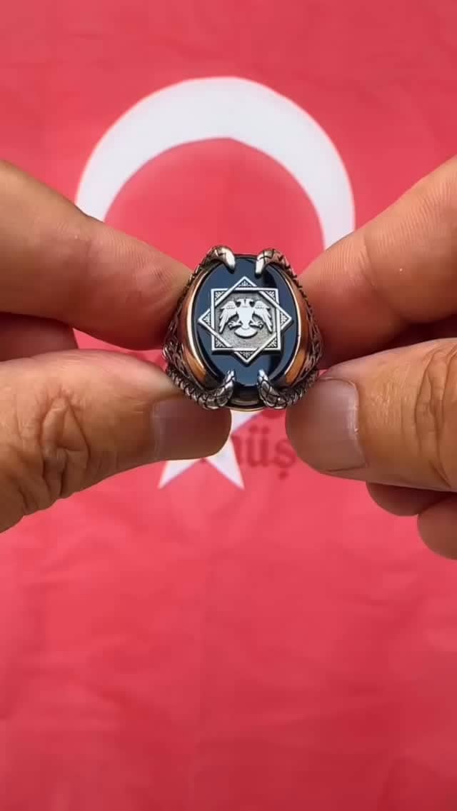 DEVLETİ EBED KARTAL YÜZÜK 

Güç parmaklarınızın ucunda. 🦅 

Siyah oniks taşının 