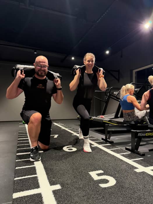 Nästa vecka bjuder vi på hela 8st Hyrox-pass! Veckans alla dagar! 🤩 
Träna, skratta, svettas och utvecklas tillsammans! 🤗 
#hyroxåland #hyroxtrainingclub