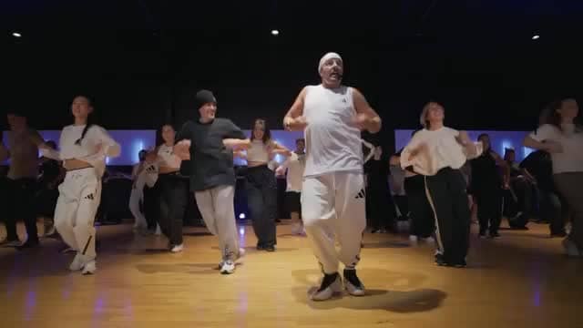 Nästa vecka kör vi!!! 🤩 Nya program i alla våra Les Mills klasser! Med dubbla instruktörer på de flesta passen! 🤩💥 Till höstschemat är även BodyJam tillbaka!! 😍 Denna gång som en fristående komboklass med Les Mills Dance 💃 Men varför välja bara ena när man kan välja båda? 😉 
 
Vilket program ser du mest framot? 😍 #lesmills #releasevecka #höstschema