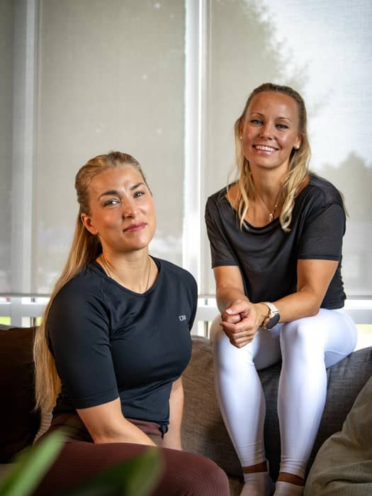 Vankas det AW, möhippa eller födelsedag? 🥳
Eller är ni bara sugna på något som är lite utöver det vanliga? 

Då kan det vara läge att vässa nyfikenheten…👀
För något helt nytt är på väg till Åland 🤩

Det landar på TRÄNINGSVERKET📍 
och det här är inte vilken specialklass som helst…

Det är till för AW, möhippor och födelsedagsfiranden ✨

Vad månne det blir? 🧐

Dans? – like nobody is watching? 💃 

Eller något liknande som technoyoga där adrenalinet flödar snabbare än tankarna? 🪩

Hoppar man runt i konstiga skor och tänker “det här kändes som en bra idé för fem minuter sen”?🦘

Eller hänger man plötsligt upp och ner på en vertikal stång och ifrågasätter sina livsval?🙃 

Kanske landar det i en välbehövlig yoga- eller kroppsvårdstimme där andetaget får ta plats
och tiden plötsligt… bara stannar 🧘‍♀️

Vad kan det vara? 😜

Bakom idén hittar ni en instruktör som gillar att tänka utanför boxen och ofta hör ni henne säga: ”Dethär har vi ännu inte testat” och som av någon anledning också är den som är ansvarig för att genomföra det hela 🤓 

Träningsverket är en plats där utveckling pågår kontinuerligt. Vi följer trender, testar nytt och erbjuder träning för alla behov 😀

Stay tuned… 👀

#nyheter #gymmetåland #traningsverketaland