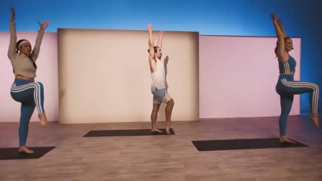 Lördagen den 11 april är det dags för något helt nytt – Lansering av Les Mills Yoga! 🧘‍♀️🔥

Under en inspirerande dag teamar tre instruktörer tillsammans en dynamisk yogaresa som kombinerar flera olika uttryck och energier:

Les Mills Yoga HATHA - där du bygger stabilitet, närvaro och styrka i positionerna.

Les Mills Yoga VINYASA - ett kreativt flöde där rörelse och andning smälter samman.

Les Mills BREATH – kraftfulla andningstekniker som väcker energi i kroppen, inklusive shaking som frigör spänningar och skapar ny livskraft.

Les Mills Yoga YIN – långsamma, djupa positioner som ger kroppen tid att släppa taget och landa.

Det här är mer än ett yogapass – det är en upplevelse för hela kroppen och sinnet. Kom och känn energin, flödet och gemenskapen när vi tillsammans lanserar Les Mills Yoga.

✨ Lördagen den 11/4
✨ Tre instruktörer samtidigt på scen: en unik upplevelse
✨ Fyra yogastilar