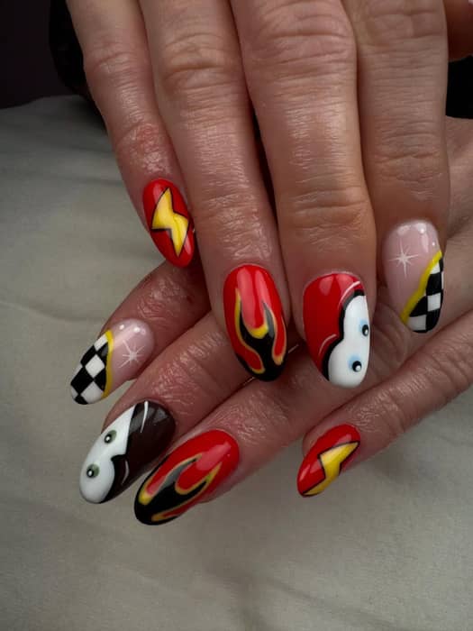 Ka-chow! ⚡

Más rápidas que un cambio de esmalte 💨🔥
Inspiradas en el mismísimo campeón Rayo McQueen ⚡🏎️

Porque la vida es una carrera… ¡y mis uñas siempre van en primer lugar! 🏁❤️