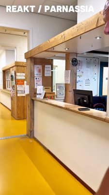 1/6 💪 Kun jij hulp gebruiken bij verslaving of het werken aan je mentale gezondheid? 

✅ Bij Reakt / Parnassia kun je in een traject van gemiddeld 6 maanden aan de slag met jouw herstelplan. Dat stellen ze met jou op. Samen met je individuele begeleider spreek je wekelijks of om de week af en kijk je welke doelen jij wilt bereiken. 

🤝 Reakt / Parnassia is een samenwerkingspartner van Jongerenpunt070. Ook bij ons krijg je een vaste contactpersoon die er voor je is naast het traject dat je volgt.

👉 Heb je interesse in dit traject? Meld je dan aan bij Jongerenpunt070:
🔝 DM ons
📲 Bel of app ons op 06- 10307324
✉️ Mail naar jongerenpunt070@denhaag.nl
📍Of loop binnen bij het jongerenpunt bij jou in de buurt 🔗 Check de routes en openingstijden via de link in onze bio

#traject #reakt #parnassia #verslaving #mentalegezondheid #begeleiding #jongeren #doelen #denhaag #jongerenpunt070