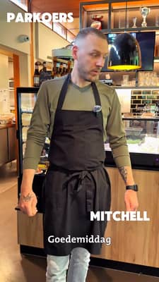 2/6👩‍🍳Werk jij graag met mensen en wil je kennismaken met de horeca? 

✅ Bij Parkoers ga je samen met je begeleider aan de slag met jouw persoonlijke doelen en leer je gedurende 6 maanden werken in de bediening of in de keuken. Kom in een gezond dagelijks ritme, versterk je zelfvertrouwen en ontwikkel je skills!

🤝 Parkoers is een samenwerkingspartner van Jongerenpunt070. Ook bij ons krijg je een vaste contactpersoon die er voor je is naast het traject dat je volgt.

👉 Heb je interesse in dit traject? Meld je dan aan bij Jongerenpunt070:
🔝 DM ons
📲 Bel of app ons op 06- 10307324
✉️ Mail naar jongerenpunt070@denhaag.nl
📍Of loop binnen bij het jongerenpunt bij jou in de buurt 🔗 Check de routes en openingstijden via de link in onze bio

#traject #parkoers #horeca #begeleiding #jongeren #doelen #denhaag #jongerenpunt070