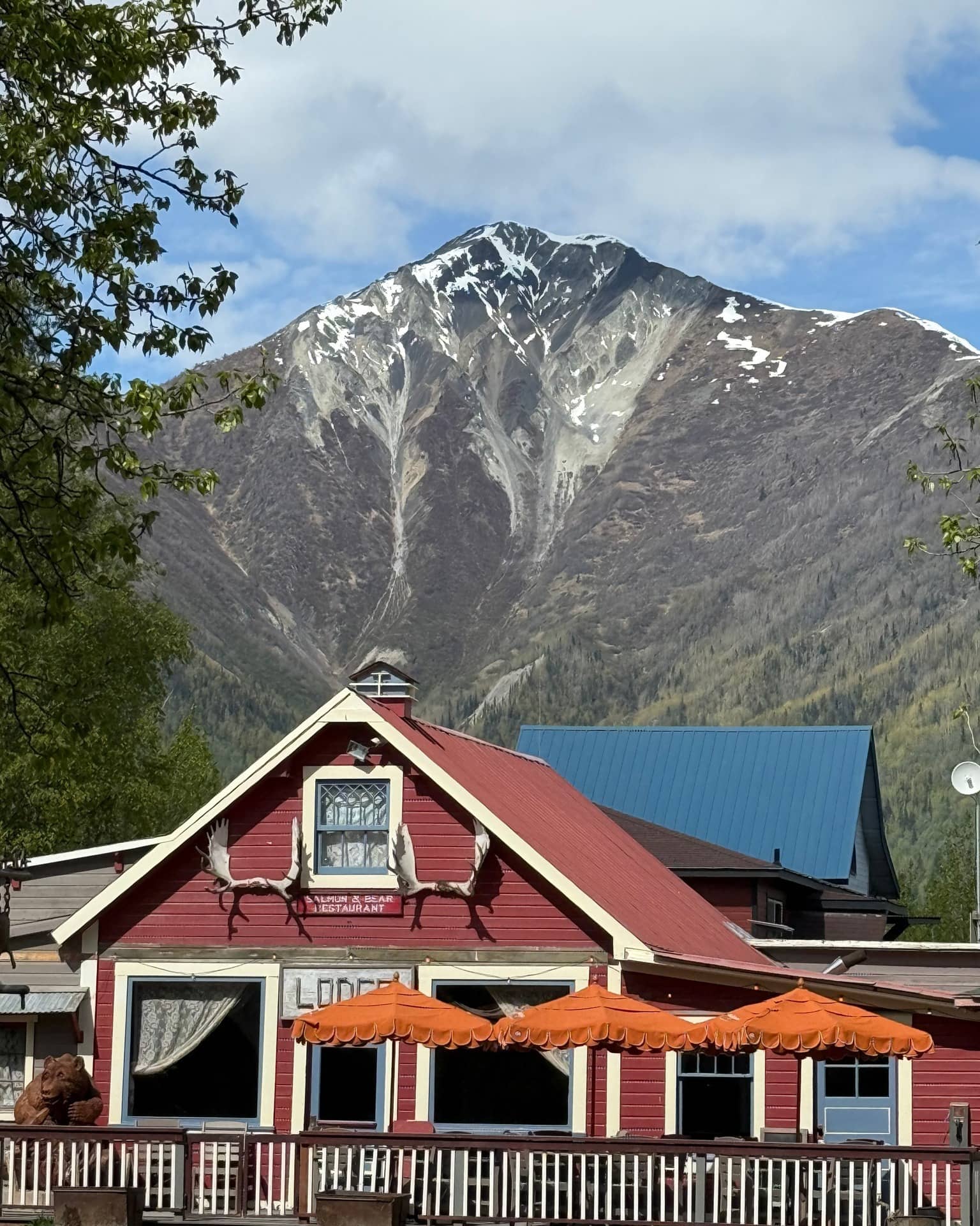 McCarthy Lodge Resort