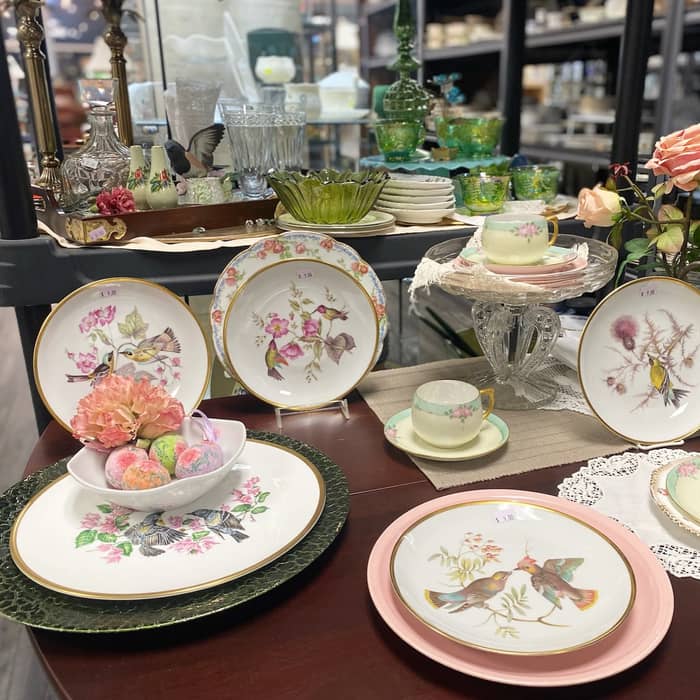 The birds are chirping and spring is in the air 🌸

It’s the perfect time to start your plate wall by mixing and matching florals and unique patterns from Dishfunctional 🍽️

Are you team plate wall?

Dishfunctional
225 Lancaster Ave
Malvern, PA

Monday–Saturday 10–6
Sunday 11–3
