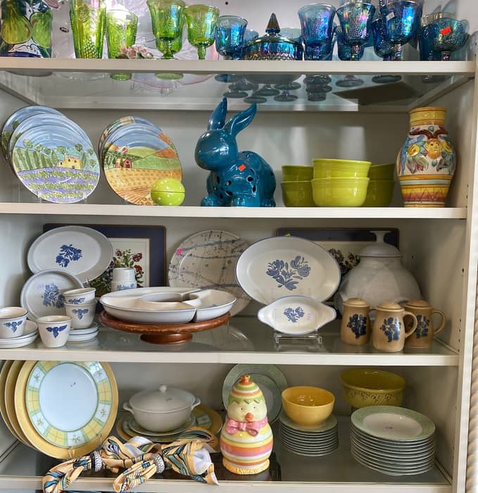 A little shelfie moment 👀

Our shelves are looking extra good right now, layered with beautiful vintage plates, pitchers, glassware, and more.

Take a peek, zoom in, and let us know what catches your eye!

Dishfunctional
225 Lancaster Ave
Malvern, PA

Monday–Saturday 10–6
Sunday 11–3