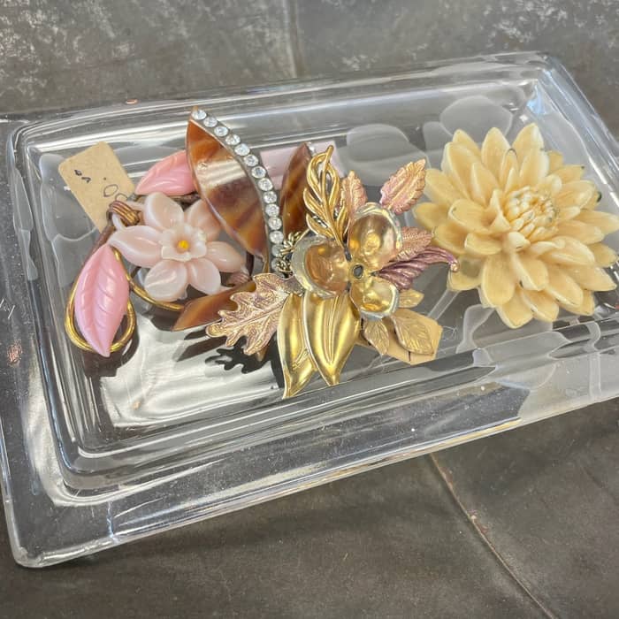 A little sparkle for Mom 🌷

This Sunday for Mother’s Day, all jewelry is half off at Dishfunctional!

From vintage brooches and necklaces to bold statement pieces, it’s the perfect chance to find something special for Mom (or yourself).

Dishfunctional
225 Lancaster Ave
Malvern, PA