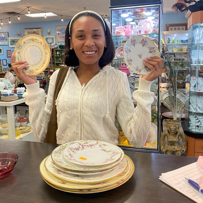 Mixing and matching is where the magic happens 💫

Kimberly is creating a plate wall in her dining room using pieces from Dishfunctional, combining different patterns, colors, and styles to make something completely her own.

Stop in to start building your own unique plate wall 💛

Dishfunctional
225 Lancaster Ave
Malvern, PA

Monday–Saturday 10–6
Sunday 11–3