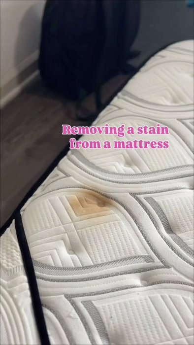 Removing a stain from a mattress, looks like magic ✨