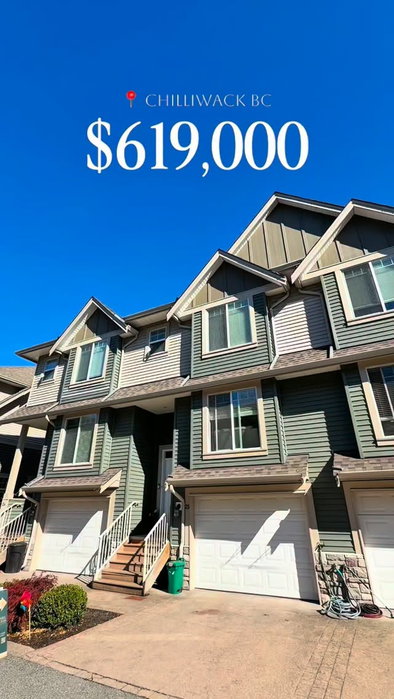 The perfect, renovated starter townhome!🏡 Comment “Townhouse” below for more information on this home in Chilliwack!