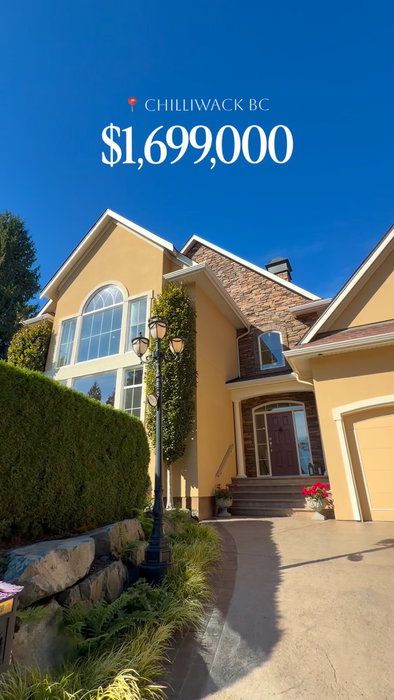 Dream home, dream backyard & your own movie theatre!🏡Comment “Dream” for more information on this property

Listed by Kristen Burr