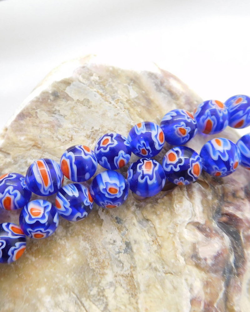 Un concentré de couleurs 🫶 Ces perles en verre millefiori ont tout pour faire fleurir vos idées : des motifs délicats, un mélange lumineux de bleu et de orange, et une bonne dose d’originalité 💙 De vraies merveilles !