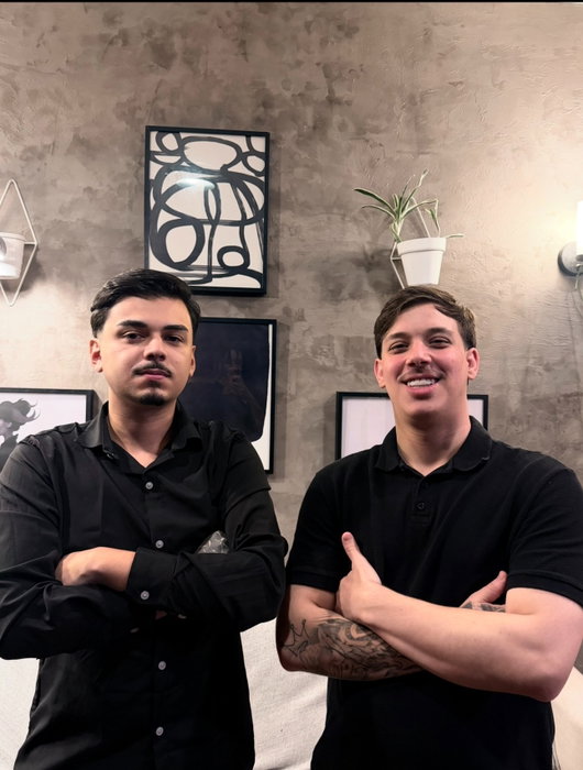 Meu sócio COO da LEAL MÍDIA @lealmidiaoficial @tonymarquesmkt Tony Marques é responsável pelo sucesso de todos nossos clientes e toda a entrega da nossa metodologia.
🤝🏻 Admiro muito este cara, é o melhor no que faz e por isso está nesse time.
Sociedade é unir propósitos em busca de um só objetivo.
Avante meu sócio, e bora pra cima.
#marketingimobiliario #imobiliarias #trafegopagoimobiliario