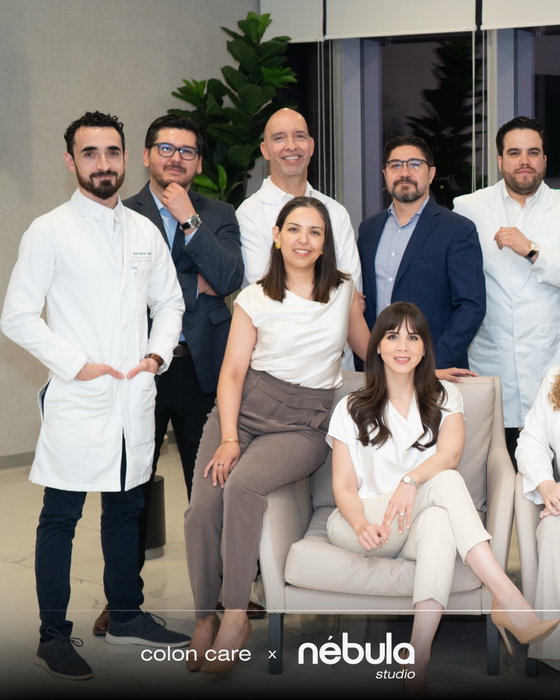 Para Colon Care trabajamos el photoshoot de equipo médico que ahora ancla toda su presencia en web:
