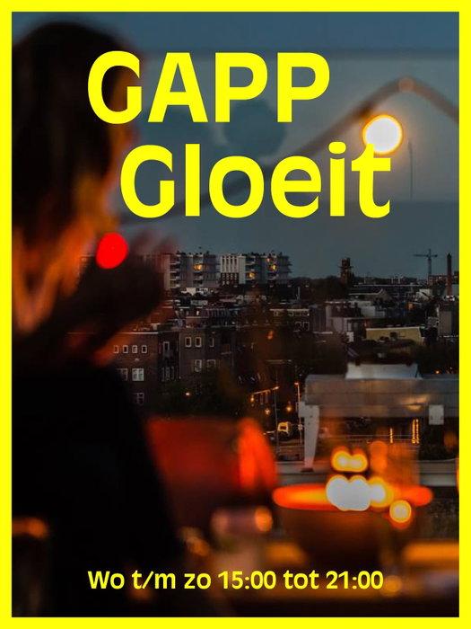 Vanaf 7 oktober gloeit GAPP. Ik steek de kaarsjes aan, leg de kleedjes klaar, en schenk iets warms in. Een gluhwein, warme chocomel of bokbiertje? Desnoods een Jägermeister, ik oordeel niet. En natuurlijk een warm happie erbij: kaasfondue, appeltaart of gewoon bruin fruit.

Fris van buiten. Warm van binnen.
GAPP Gloeit. Gloei je mee?