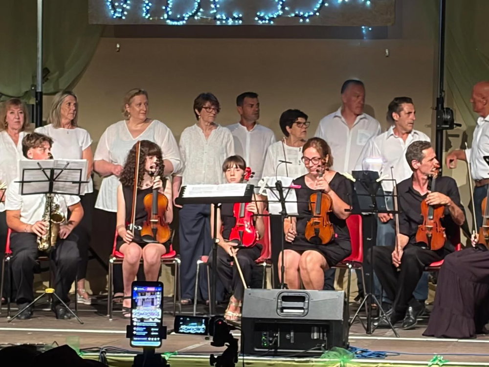 Sabato sera l'Orchestra d'Archi della Filarmonica e il Coro San Matio hanno partecipato a "Vibes '900", la rievocazione storica curata da "A…