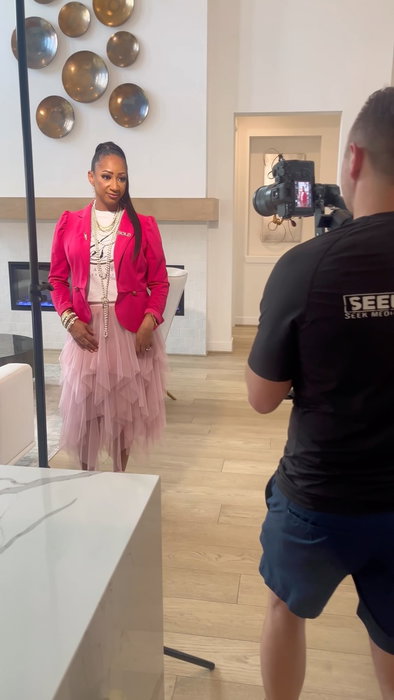 Behind the scenes with @liskasimsrealtor ✨🎥 

#kwsouthwest #bts #agentmarketing