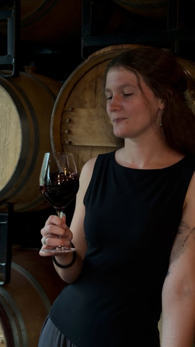 Follow along as Sommelier Jadeyn walks you through the tasting notes of our 2024 Candy Mountain Malbec. 🍷 Release Day Sunday, October 25 | 1 PM ✨ Enjoy a guided tasting of our latest release alongside wood-fired pizza from Charred Pizza Food Truck! Cheers!
