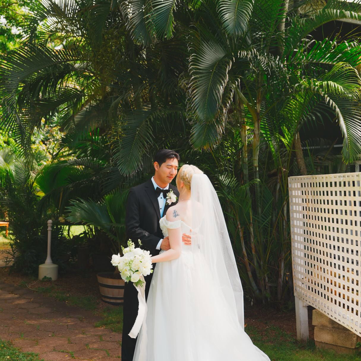 Every steps will be special and memorable 💍
Walking to your ceremony is more than a path, it is the beginning of your next chapter 🤍✨
DM us to start planning your dream destination wedding in Hawaii 💞
_
🫧문의(contact) | aloha@yegrinahawaiiwedding.com & DM