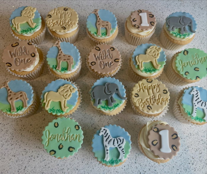 Such cute toppers for Jonathan’s 1st birthday last weekend 
🐘🦒🦓🦁