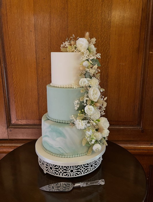 Congratulations to Alex and Callum, celebrating their marriage today @waltonhallgardens 

#cheshirew
