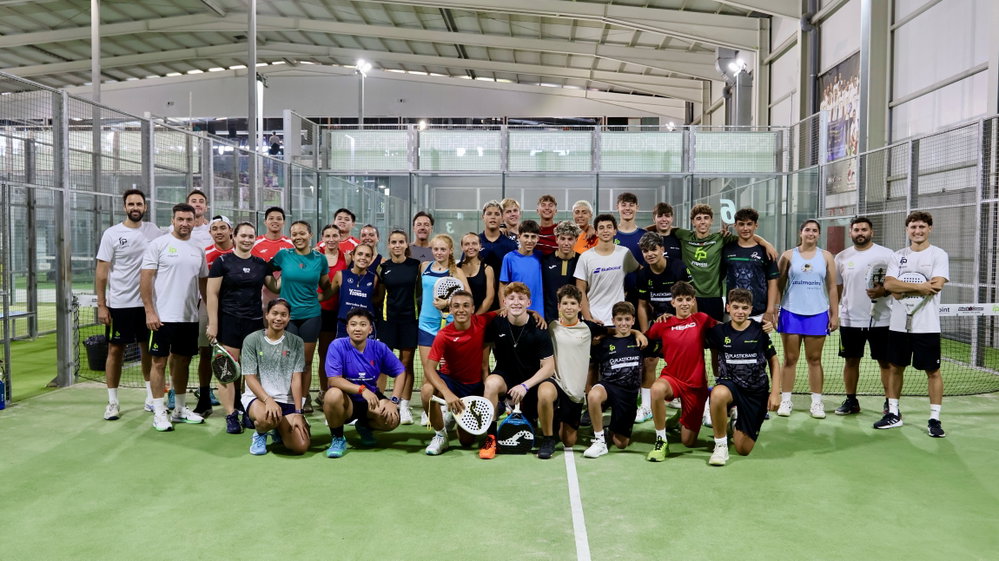 Membangun mental juara dari pusat olahraga padel dunia. 🇮🇩🇪🇸

Sebuah kebanggaan melihat dedikasi skuad Timnas Padel Indonesia yang saat ini tengah menjalani Training Camp di Spanyol. Dalam rangkaian program intensif selama satu bulan ini, para atlet terus mematangkan ketahanan fisik, teknik, dan strategi di lapangan. 🎾✨

Persiapan maksimal ini dilakukan demi memberikan performa terbaik pada berbagai pertandingan penting yang akan datang. Perjalanan luar biasa timnas kita tentunya tidak lepas dari komitmen dan dukungan penuh PT Freeport Indonesia. Terima kasih telah menjadi pilar penting dalam kemajuan prestasi Padel Merah Putih. 🤝

Mari terus kawal perjuangan mereka. Berikan dukungan dan doa terbaik Anda untuk para atlet kita di kolom komentar. 👇