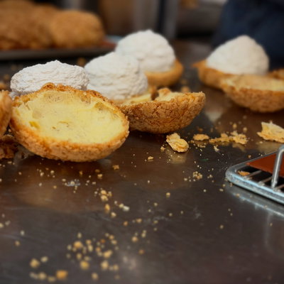 Vous saviez que cuisinier et pâtissier, ce n’est pas le même métier?
Vu de l’extérieur, on pourrait